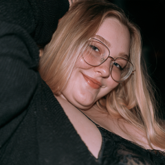 Chloe B.